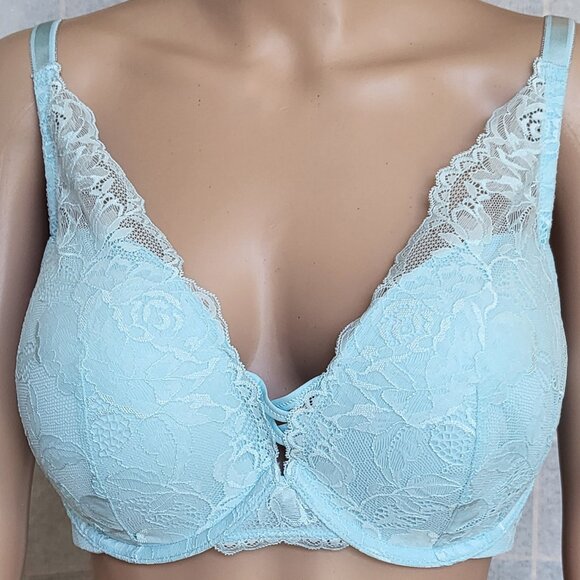 NWT! Torrid baby blue lace bra and matching cheeky panties - Picture 2 of 13